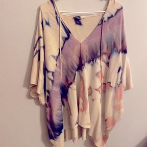 Lovestitch bohemian tie dye poncho-like short sleeve shirt with hood